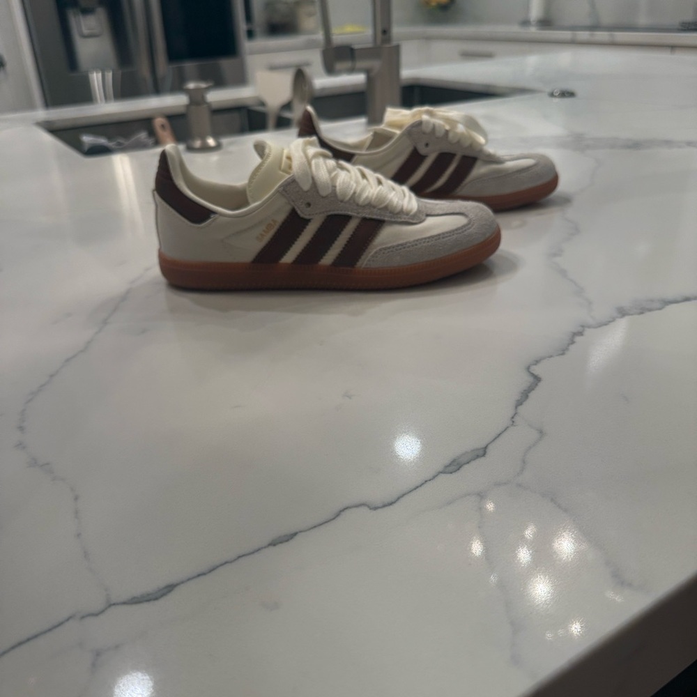 Adidas Men's White and Brown Sneakers new never worn